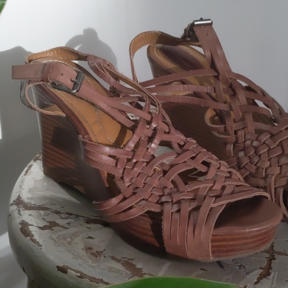 Fossil Wedge Pumps - Picture 4 of 7